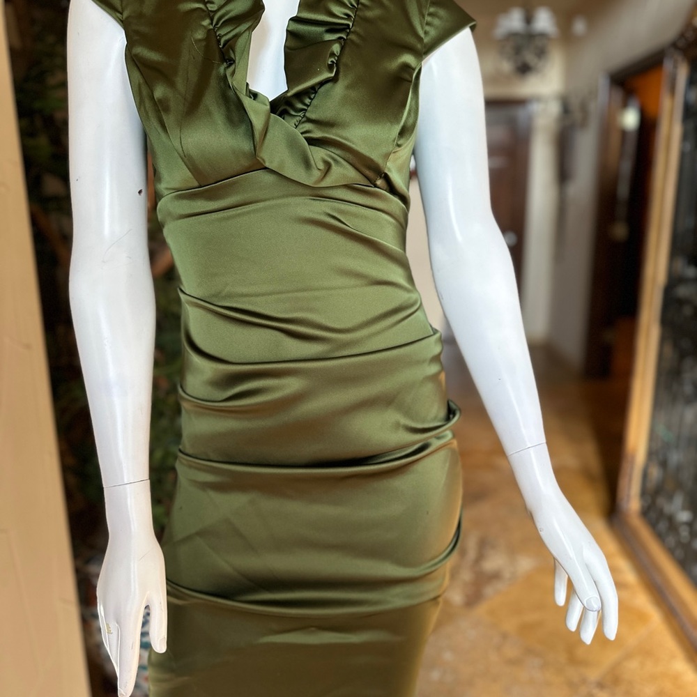 Robe Cocktail Sans Manches XSCAPE By Joanna Chen - Violet Plissé - Taille 4 (US) - Longueur Genoux - Neuf Sans étiquette